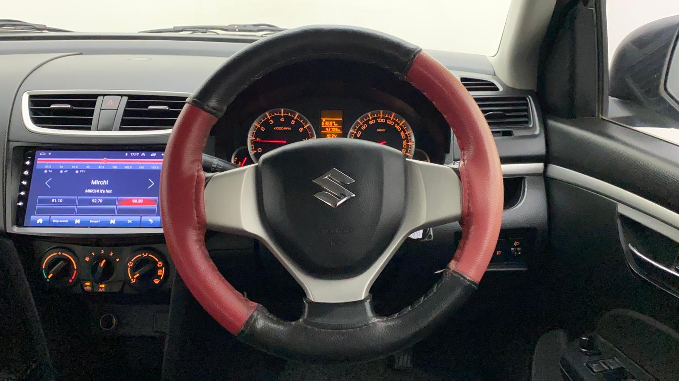 2017 Maruti Swift VXI O, Petrol, Manual, 43,709 km, Steering Wheel Close Up