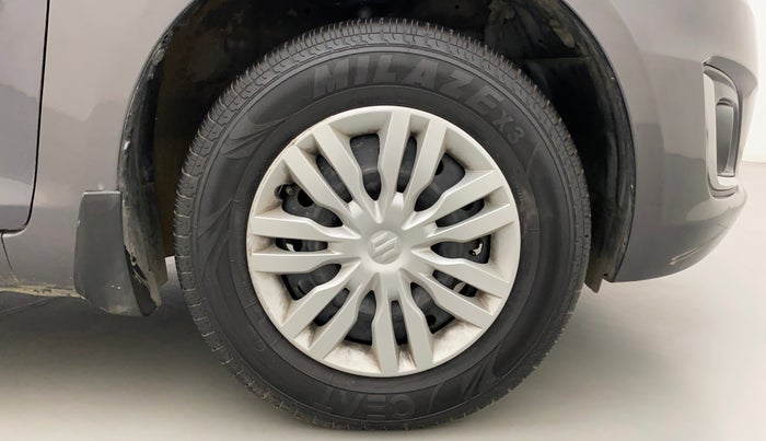 2017 Maruti Swift VXI O, Petrol, Manual, 43,709 km, Right Front Wheel