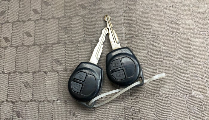 2013 Maruti Wagon R 1.0 VXI, Petrol, Manual, 56,090 km, Key Close Up