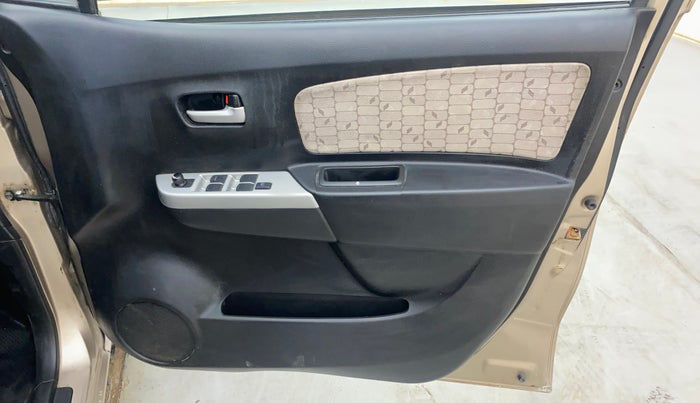 2013 Maruti Wagon R 1.0 VXI, Petrol, Manual, 56,090 km, Driver Side Door Panels Control
