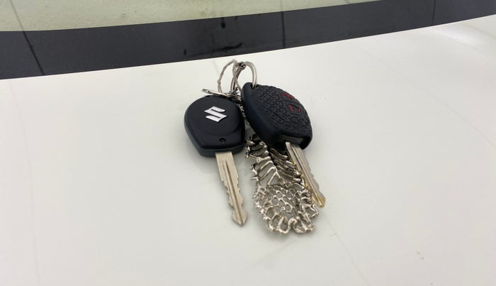 2021 Maruti Swift Dzire TOUR S-CNG, CNG, Manual, 32,791 km, Key Close Up