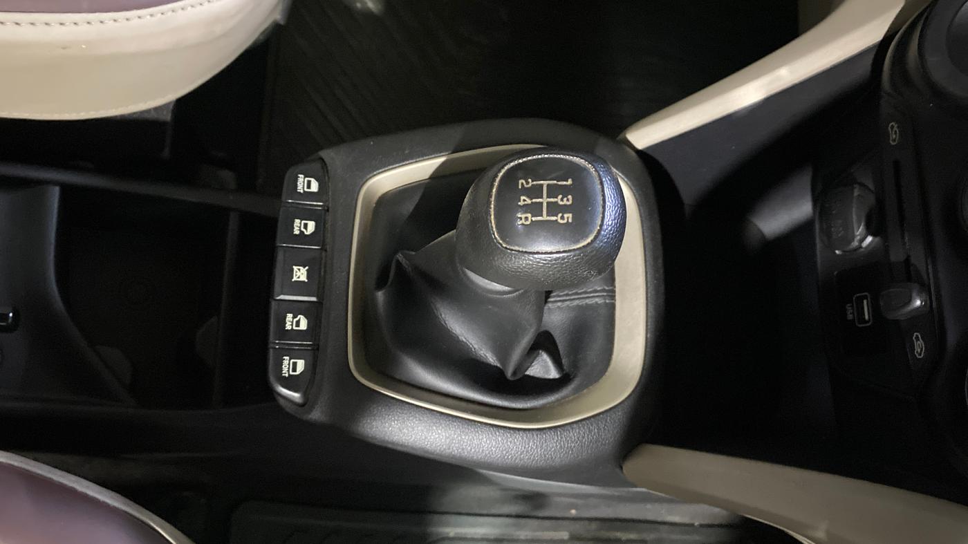 2021 Hyundai NEW SANTRO ASTA MT, Petrol, Manual, 56,782 km, Gear Lever
