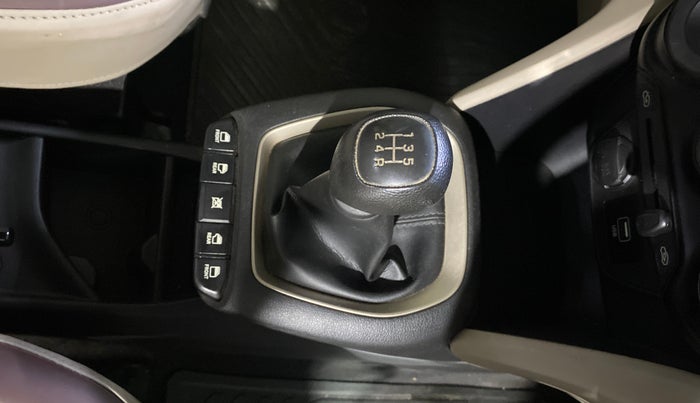 2021 Hyundai NEW SANTRO ASTA MT, Petrol, Manual, 56,782 km, Gear Lever