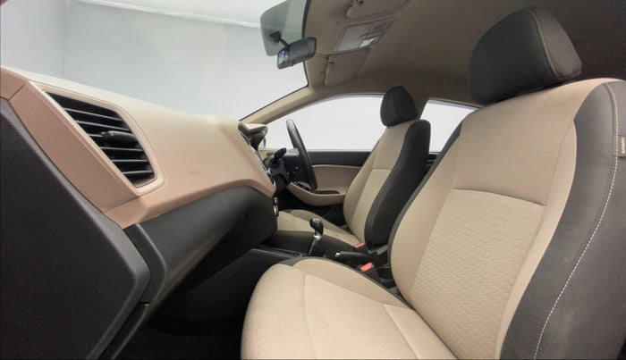 2017 Hyundai Elite i20 ASTA 1.2 (O), Petrol, Manual, 22,538 km, Right Side Front Door Cabin