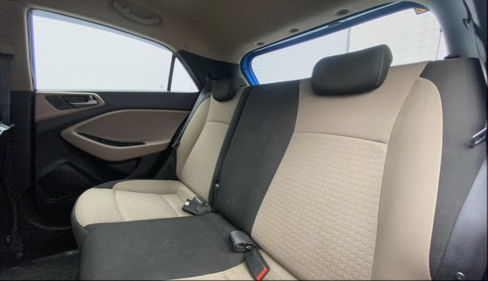 2017 Hyundai Elite i20 ASTA 1.2 (O), Petrol, Manual, 22,538 km, Right Side Rear Door Cabin
