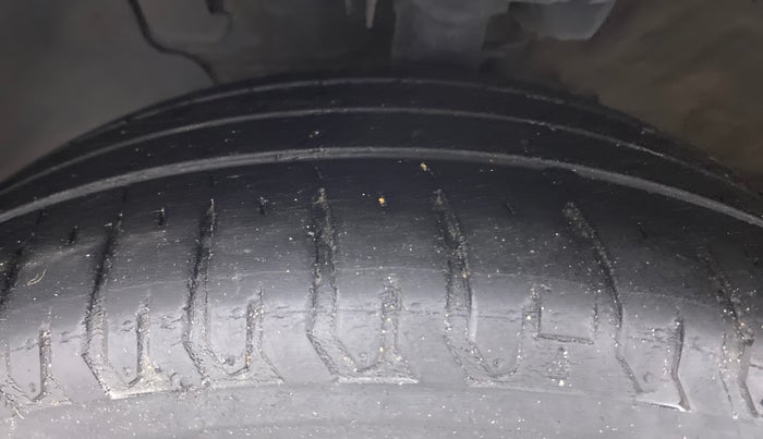 2018 Hyundai Verna 1.6 CRDI SX + AT, Diesel, Automatic, 56,253 km, Left Front Tyre Tread