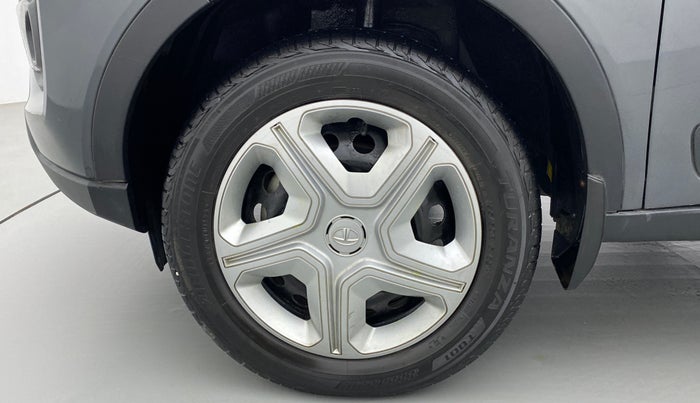 2021 Tata NEXON XMA SUNROOF DIESEL, Diesel, Automatic, 27,022 km, Left Front Wheel
