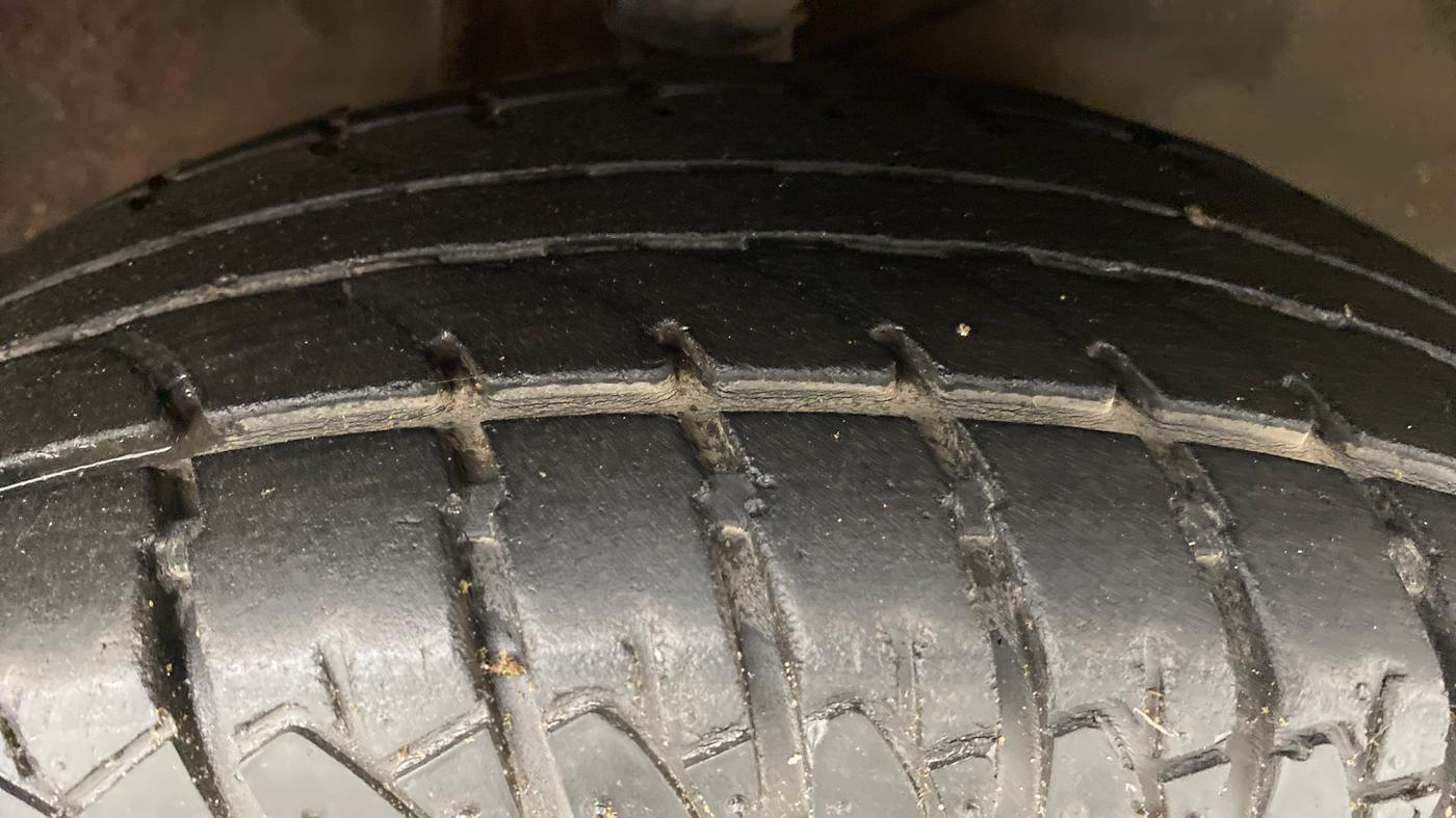 2010 Maruti Wagon R VXI, Petrol, Manual, 92,134 km, Right Front Tyre Tread