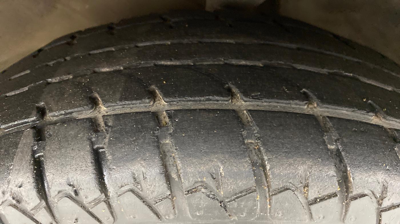 2010 Maruti Wagon R VXI, Petrol, Manual, 92,134 km, Left Front Tyre Tread