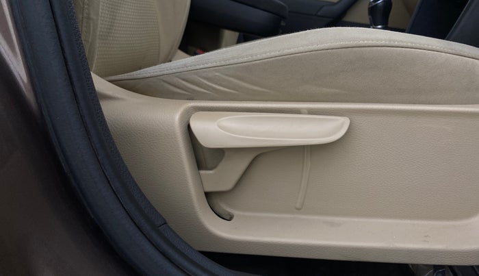 2016 Volkswagen Ameo HIGHLINE1.2L, Petrol, Manual, 27,425 km, Driver Side Adjustment Panel