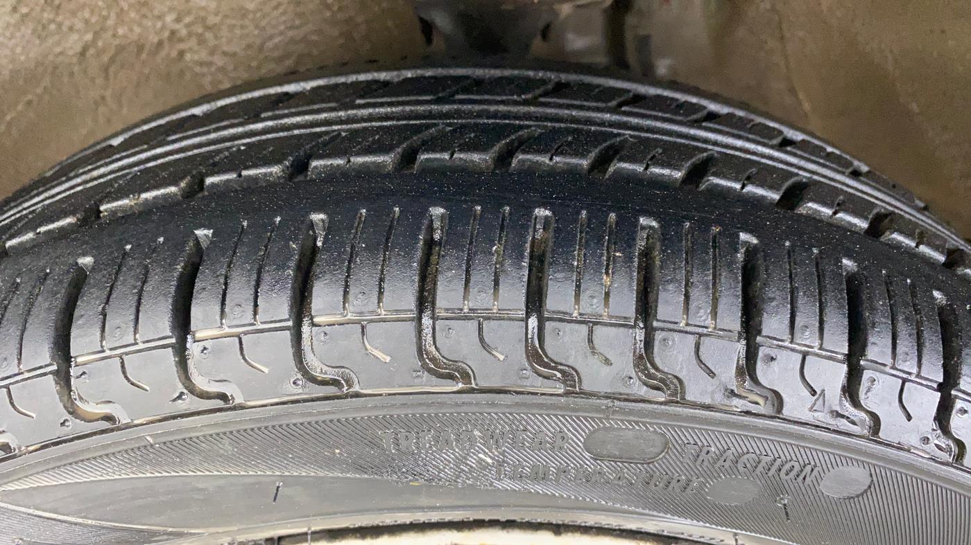 2011 Maruti Zen Estilo LXI, Petrol, Manual, 47,090 km, Left Front Tyre Tread