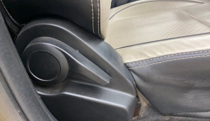 2022 Tata ALTROZ XM PLUS PETROL, Petrol, Manual, 39,977 km, Driver Side Adjustment Panel