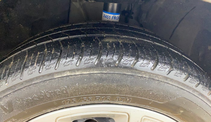 2022 Tata ALTROZ XM PLUS PETROL, Petrol, Manual, 39,977 km, Right Front Tyre Tread