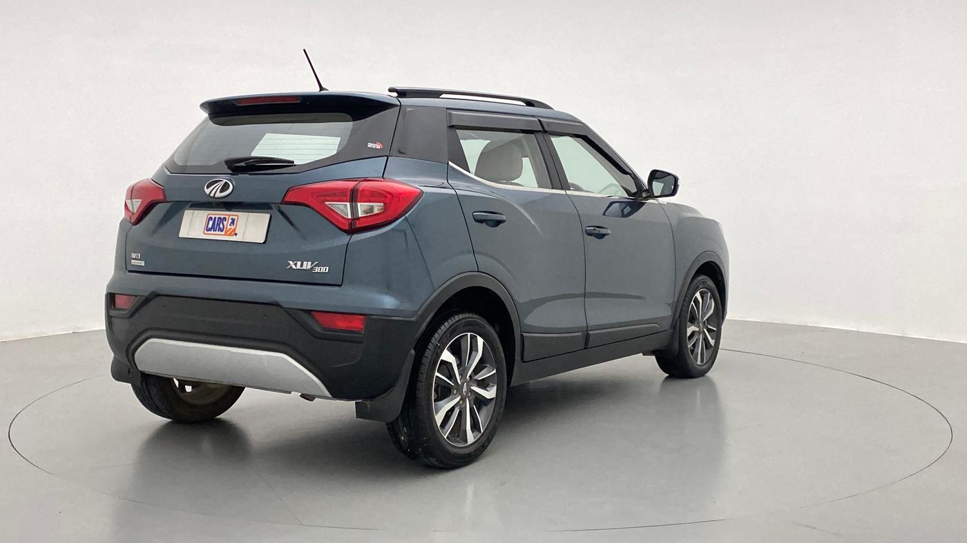 2020 Mahindra XUV300 W8 (O) DIESEL  AT, Diesel, Automatic, 15,573 km, Right Back Diagonal