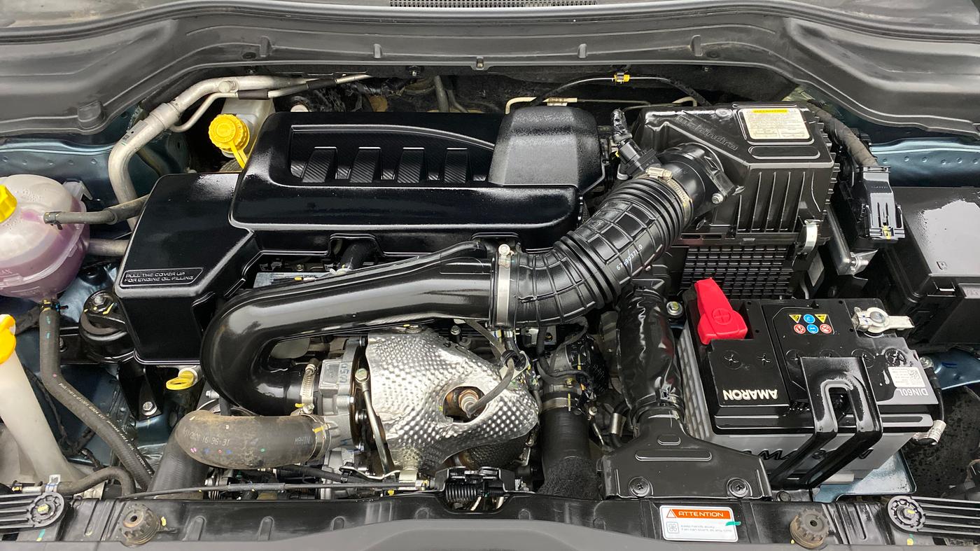 2020 Mahindra XUV300 W8 (O) DIESEL  AT, Diesel, Automatic, 15,573 km, Open Bonet