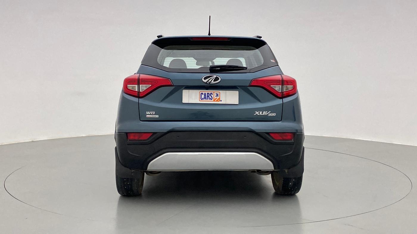 2020 Mahindra XUV300 W8 (O) DIESEL  AT, Diesel, Automatic, 15,573 km, Back/Rear