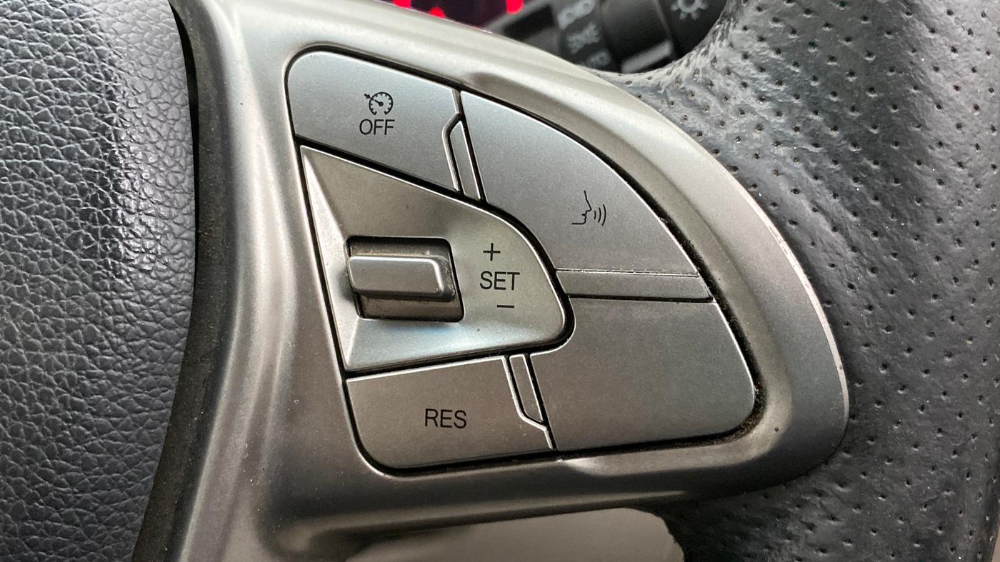 2020 Mahindra XUV300 W8 (O) DIESEL  AT, Diesel, Automatic, 15,573 km, Adaptive Cruise Control