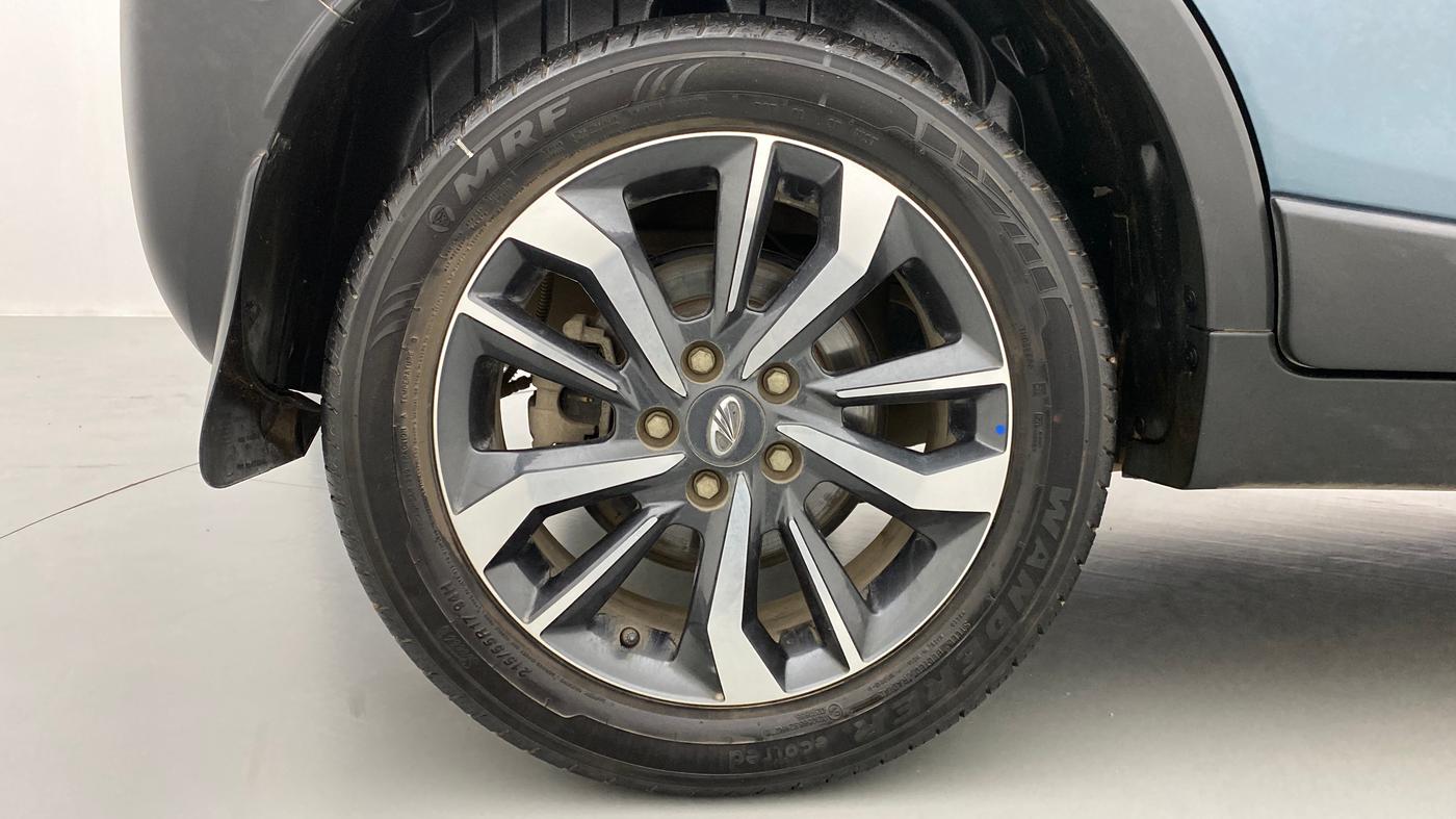 2020 Mahindra XUV300 W8 (O) DIESEL  AT, Diesel, Automatic, 15,573 km, Right Rear Wheel
