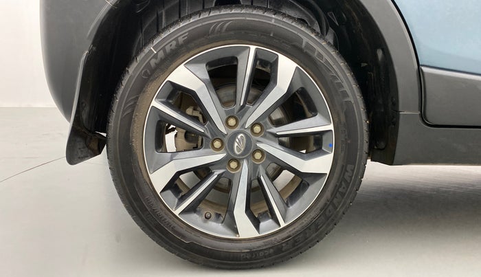 2020 Mahindra XUV300 W8 (O) DIESEL  AT, Diesel, Automatic, 15,573 km, Right Rear Wheel