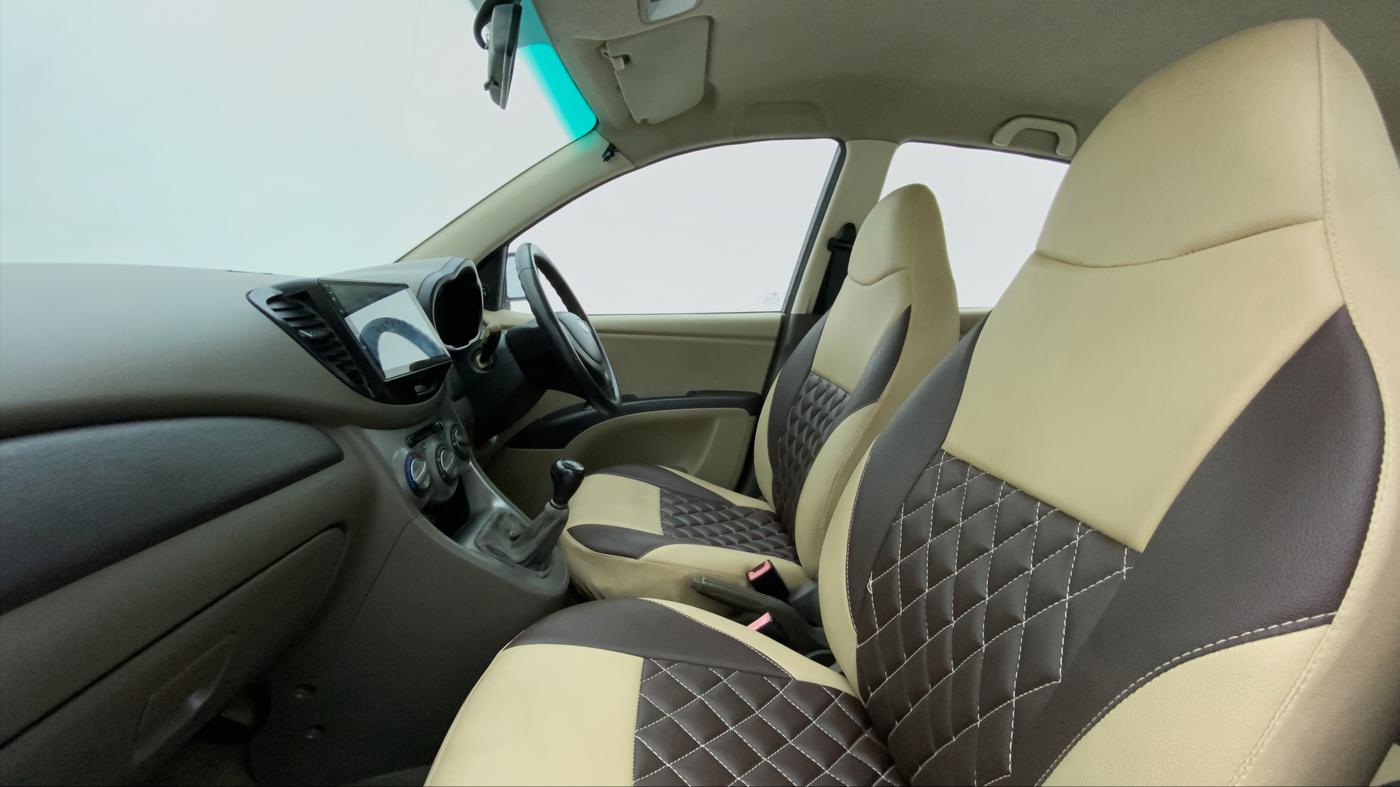 2011 Hyundai i10 ERA 1.1 IRDE, CNG, Manual, 78,038 km, Right Side Front Door Cabin