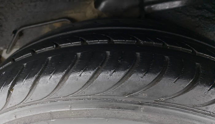 2011 Hyundai i10 ERA 1.1 IRDE, CNG, Manual, 78,038 km, Left Rear Tyre Tread