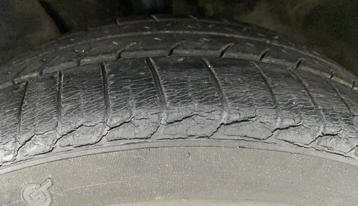 2013 Nissan Micra XV CVT, Petrol, Automatic, 46,323 km, Left front tyre - Minor crack