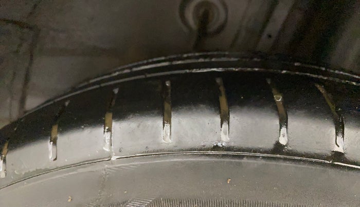 2016 Hyundai Elite i20 ASTA 1.4 CRDI (O), Diesel, Manual, 1,11,907 km, Left Rear Tyre Tread