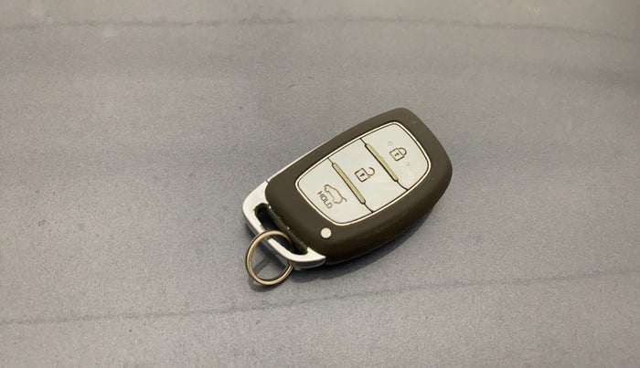 2016 Hyundai Elite i20 ASTA 1.4 CRDI (O), Diesel, Manual, 1,11,907 km, Key Close Up