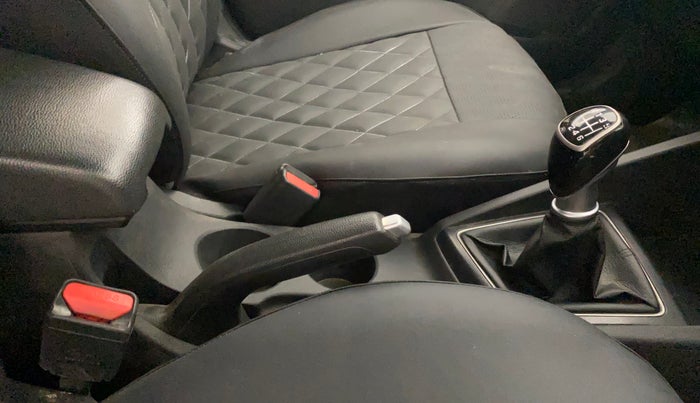 2016 Hyundai Elite i20 ASTA 1.4 CRDI (O), Diesel, Manual, 1,11,907 km, Gear Lever