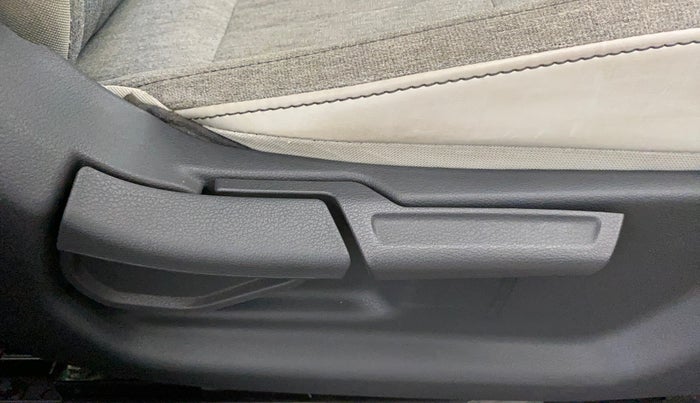 2020 Hyundai GRAND I10 NIOS SPORTZ AMT 1.2 KAPPA VTVT, Petrol, Automatic, 72,128 km, Driver Side Adjustment Panel