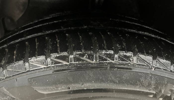 2021 Hyundai GRAND I10 NIOS SPORTZ 1.2 KAPPA VTVT CNG, CNG, Manual, 38,277 km, Left Front Tyre Tread