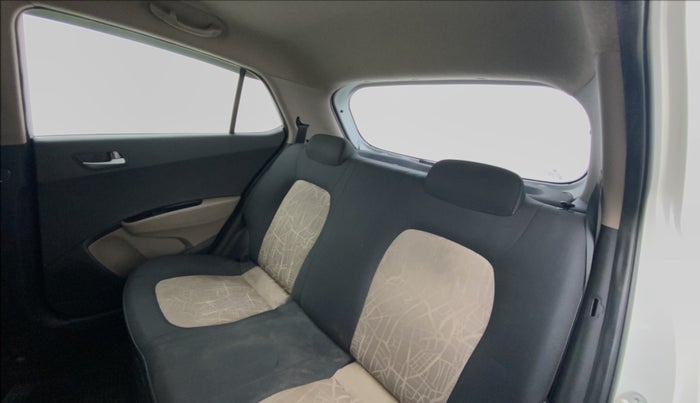 2013 Hyundai Grand i10 SPORTZ 1.1 CRDI, Diesel, Manual, 90,520 km, Right Side Door Cabin View