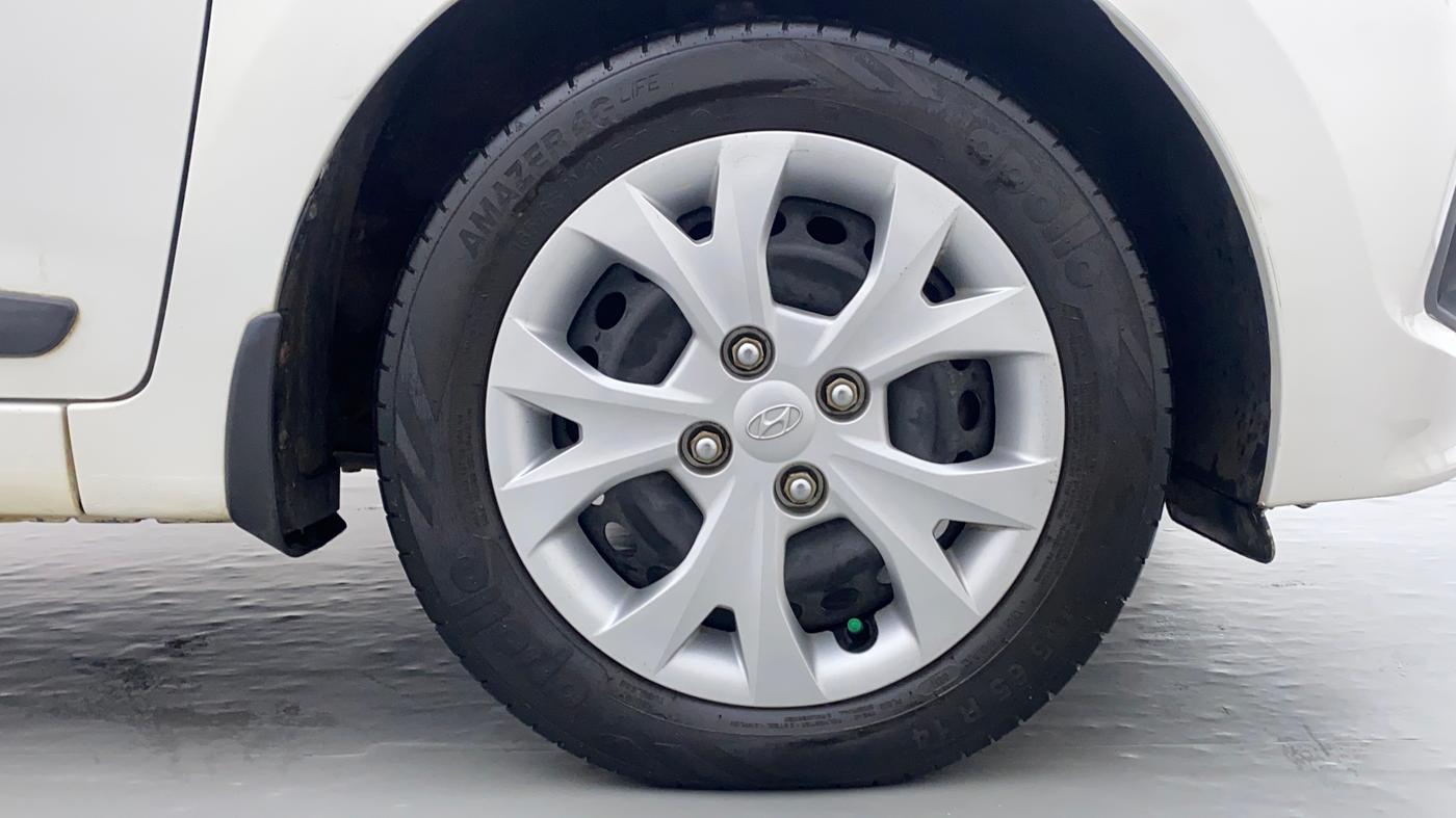 2013 Hyundai Grand i10 SPORTZ 1.1 CRDI, Diesel, Manual, 90,520 km, Right Front Tyre