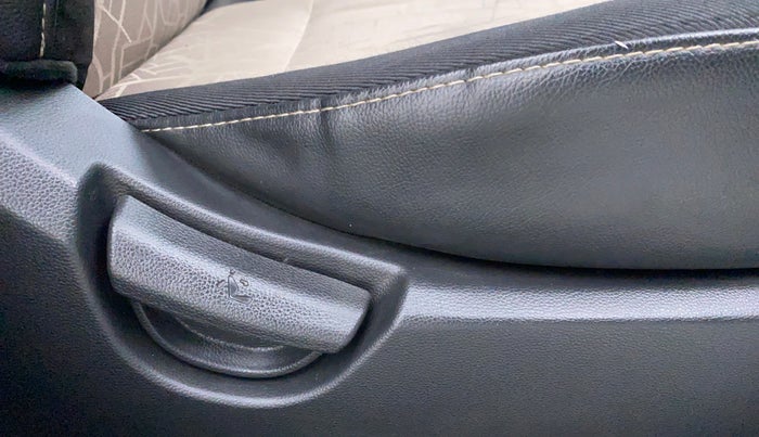 2013 Hyundai Grand i10 SPORTZ 1.1 CRDI, Diesel, Manual, 90,520 km, Driver Side Adjustment Panel