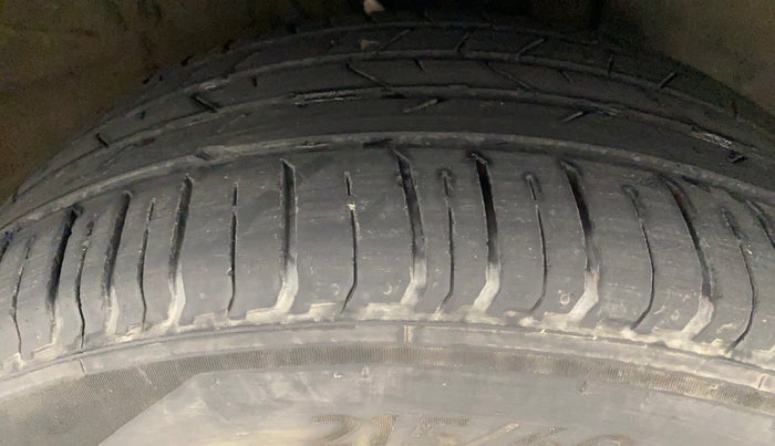 2022 Hyundai VENUE SX 1.0 TURBO IMT, Petrol, Manual, 33,133 km, Right Front Tyre Tread
