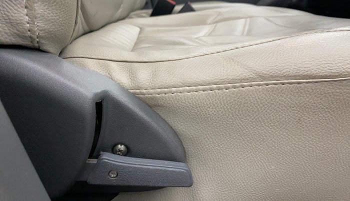 2014 Maruti Alto 800 VXI, Petrol, Manual, 67,348 km, Driver Side Adjustment Panel