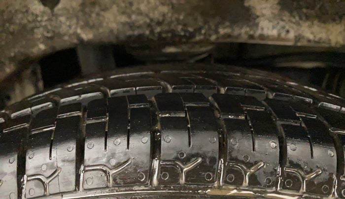 2014 Maruti Alto 800 VXI, Petrol, Manual, 67,348 km, Left Rear Tyre Tread