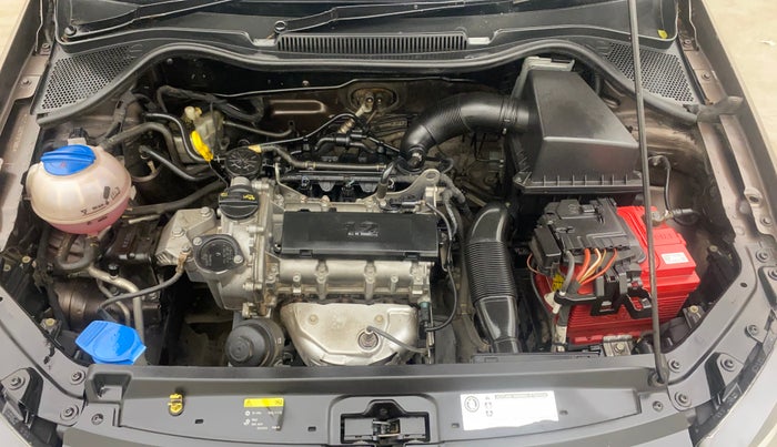 2016 Volkswagen Ameo HIGHLINE1.2L, Petrol, Manual, 96,313 km, Engine View