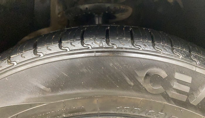 2016 Volkswagen Ameo HIGHLINE1.2L, Petrol, Manual, 96,313 km, Right Front Tyre Tread