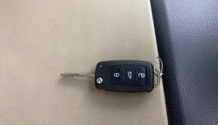 2016 Volkswagen Ameo HIGHLINE1.2L, Petrol, Manual, 96,313 km, Key Close Up