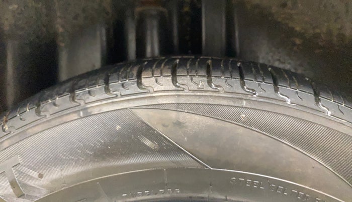 2016 Volkswagen Ameo HIGHLINE1.2L, Petrol, Manual, 96,313 km, Right Rear Tyre Tread