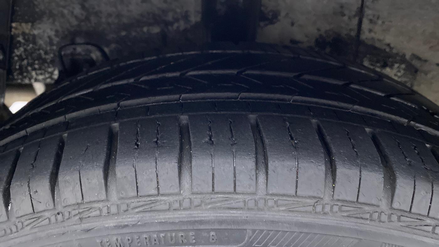 2019 Hyundai Grand i10 SPORTZ 1.2 KAPPA VTVT, Petrol, Manual, 23,279 km, Right Rear Tyre Tread