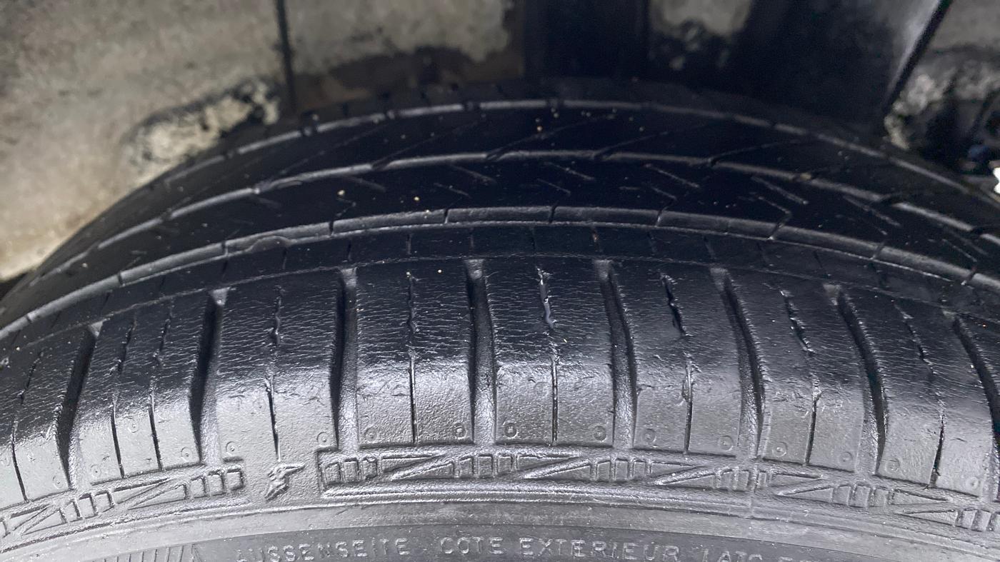 2019 Hyundai Grand i10 SPORTZ 1.2 KAPPA VTVT, Petrol, Manual, 23,279 km, Left Rear Tyre Tread