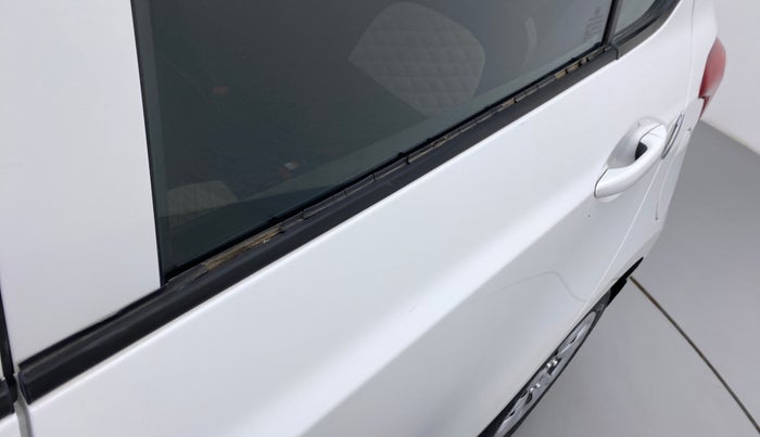 2019 Hyundai Grand i10 SPORTZ 1.2 KAPPA VTVT, Petrol, Manual, 23,279 km, Rear left door - Weather strip has minor damage