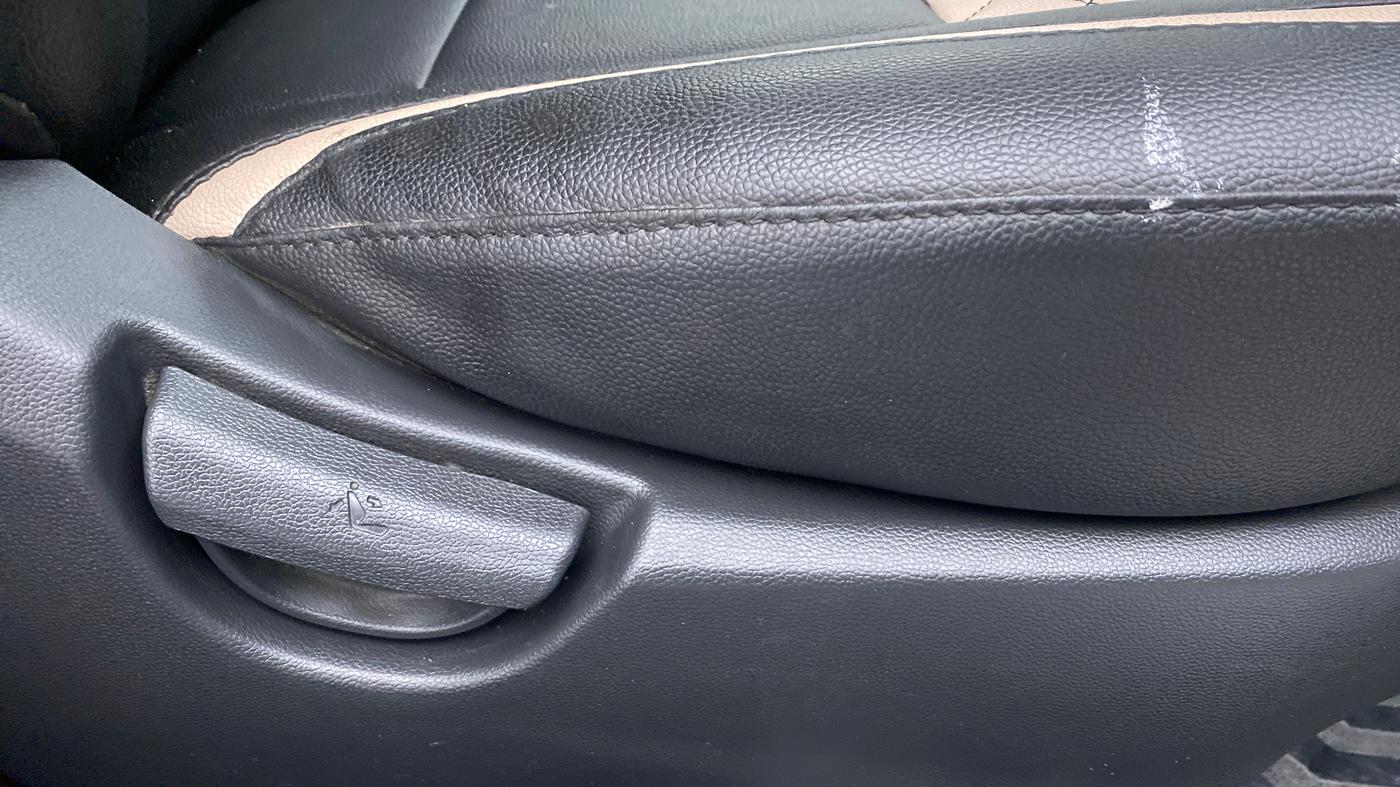 2019 Hyundai Grand i10 SPORTZ 1.2 KAPPA VTVT, Petrol, Manual, 23,279 km, Driver Side Adjustment Panel
