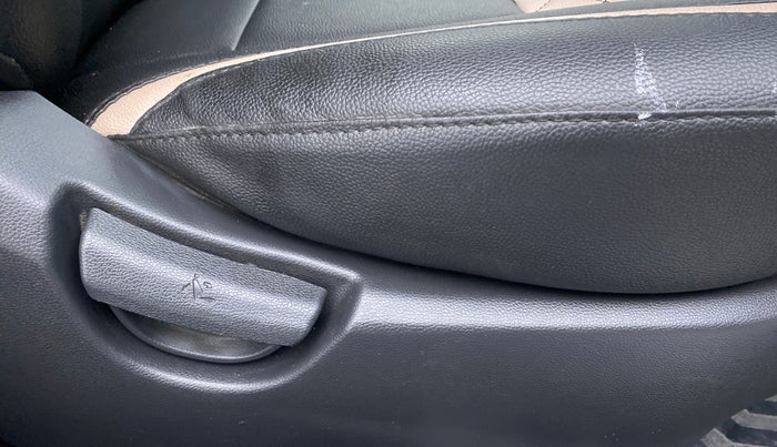 2019 Hyundai Grand i10 SPORTZ 1.2 KAPPA VTVT, Petrol, Manual, 23,279 km, Driver Side Adjustment Panel