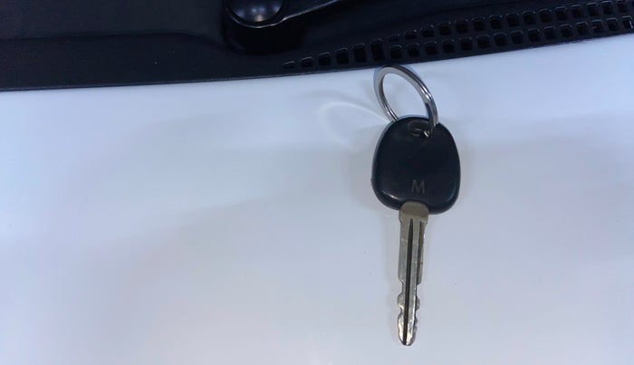 2016 Hyundai Eon ERA +, CNG, Manual, 71,700 km, Key Close Up