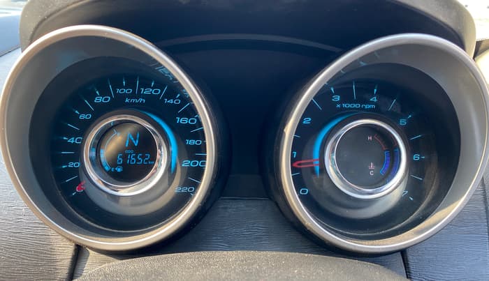 2018 Mahindra XUV500 W9, Diesel, Manual, 61,649 km, Odometer Image