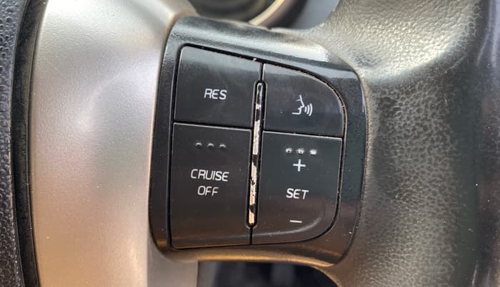 2018 Mahindra XUV500 W9, Diesel, Manual, 61,649 km, Adaptive Cruise Control