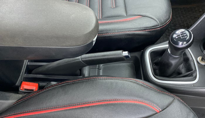 2018 Volkswagen Polo HIGHLINE PLUS 1.5L DIESEL, Diesel, Manual, 36,339 km, Gear Lever